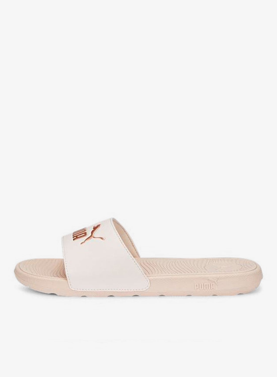 Make the most out of your lounge days with this pair of slippers.