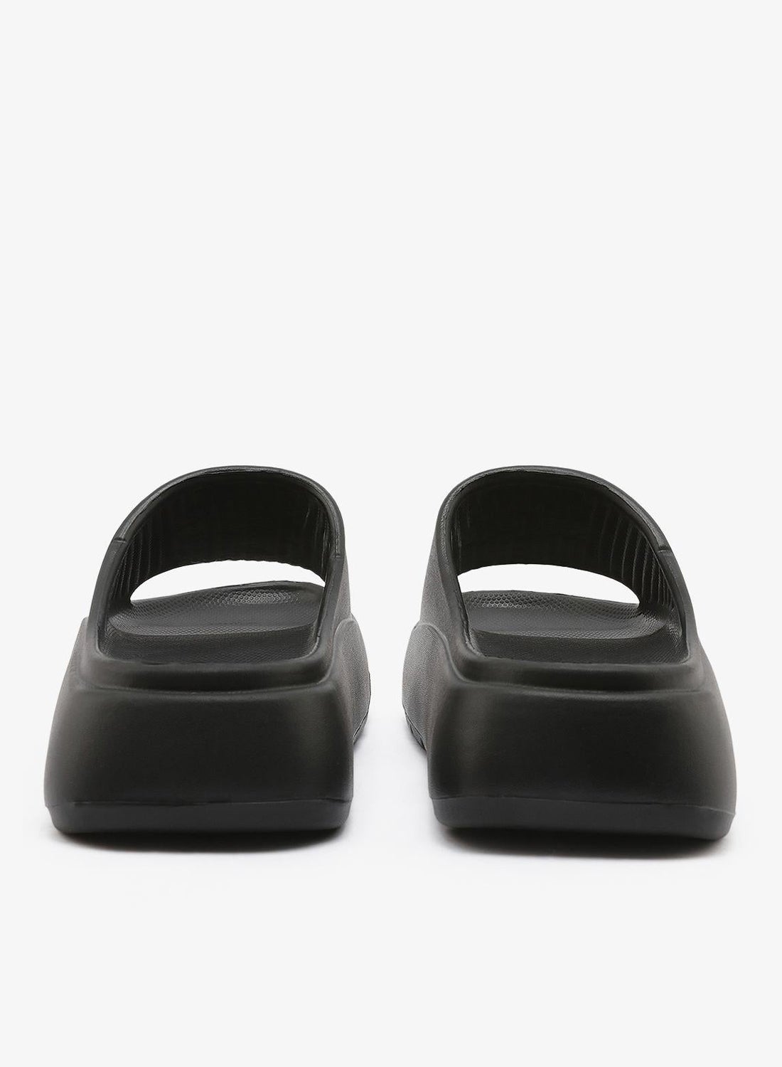 Meet these slides from U.S. POLO ASSN. Offering a sleek and modern look, these slides effortlessly - Image 3