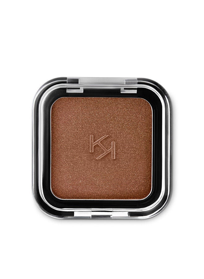 The eyeshadow comes in a modern, practical compact; its unique, distinctive packaging features the - Image 3