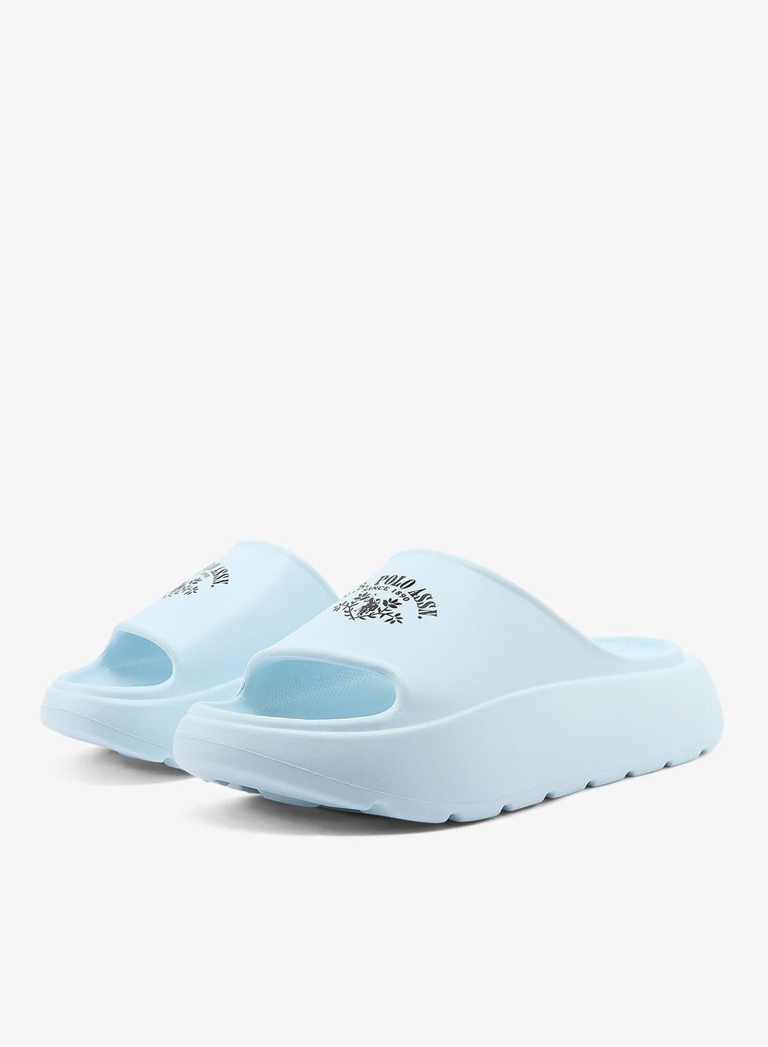 Meet these slides from U.S. POLO ASSN. Offering a sleek and modern look, these slides effortlessly - Image 4