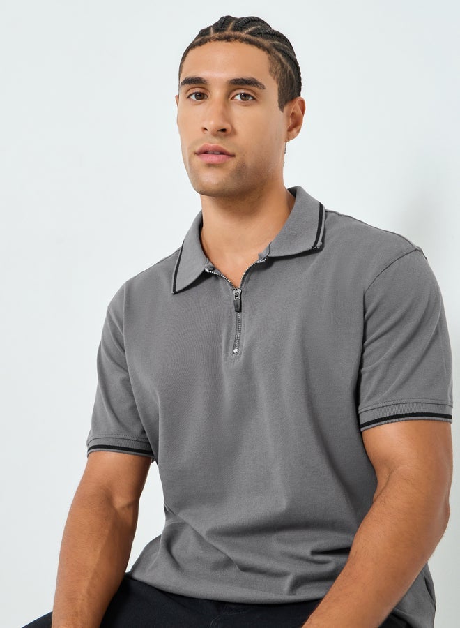 Classic grey piqué polo shirt tailored in a relaxed fit for all-day comfort. Featuring a modern zip - Image 3