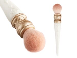 Powder Blusher Color Brush Fluffy And Even Powder Round Head Brush Is Applied Three-dimensional