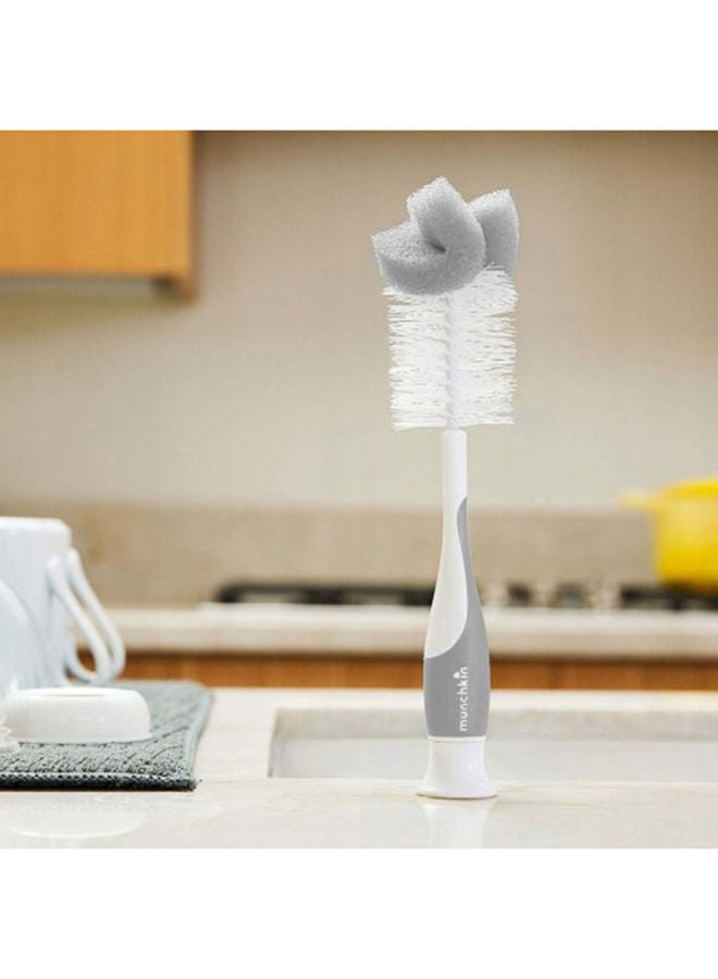 The Munchkin bottle and teat brush is a 2-in-1 brush - the teat brush is integrated into the bottle - Image 4